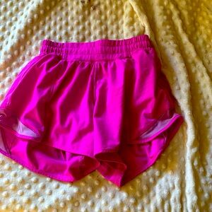 Lululemon hottie hots size 2 4 inch